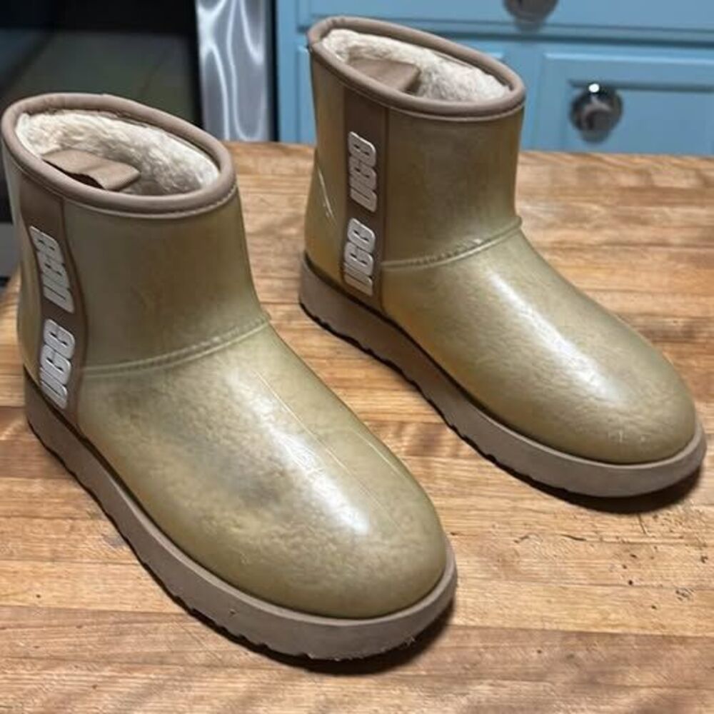 11 inch UGG Classic Mini Boots